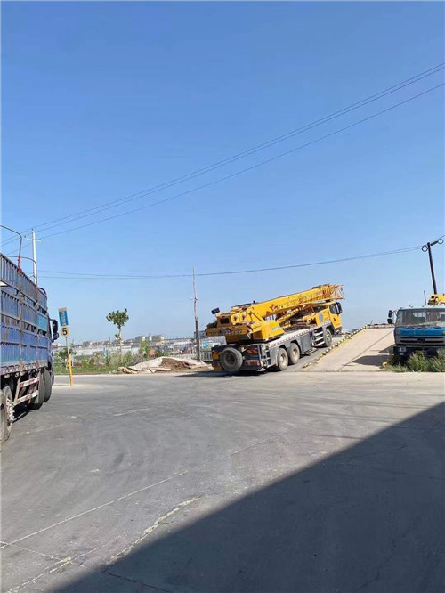 樟树市25吨吊车的租赁价格大概是多少？