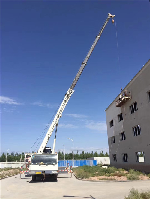 樟树市“轻装强干”—— 吊车的 “轻量化臂架” 技术