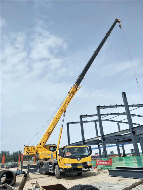 樟树市超高层建筑钢结构吊装案例